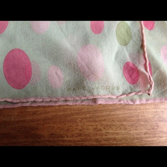Authentic Marc Jacobs pastel silk square scarf - Picture 4 of 5